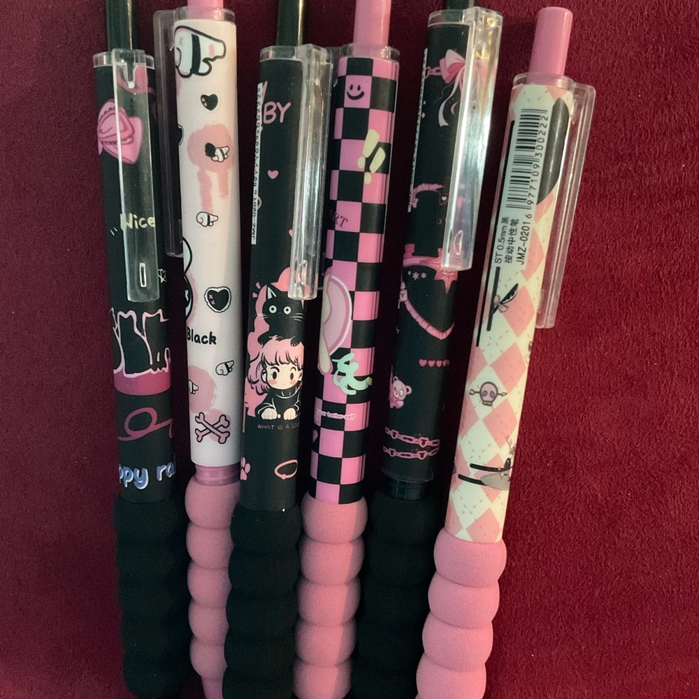 Moka Gel Pen Sets with Butterfly or Cat Design. Rubber Grips. Set of Six. - Picture 4 of 8